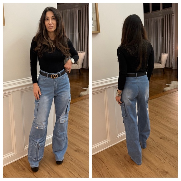 Chic Light Wash Wide Leg Jeans  With Cargo Pockets Detail - Picture 2 of 4